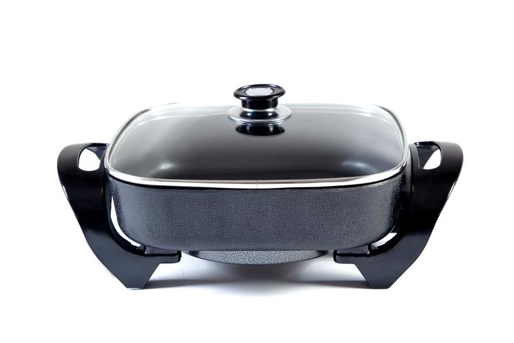 主營產品:家用電器,廚房用具(不含木竹制品),日用塑料制品,日用.
