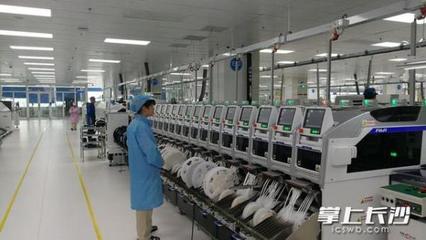 比亞迪長沙工廠華為手機批量下線:預計年內可日產手機8萬臺